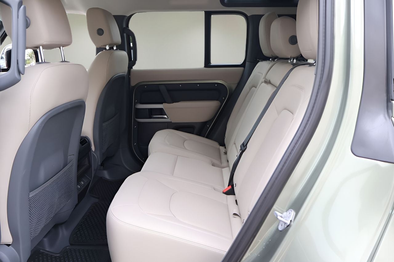 2023 Land Rover Defender 110 SE