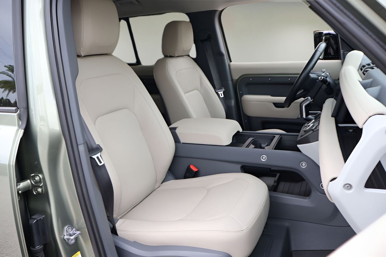 2023 Land Rover Defender 110 SE