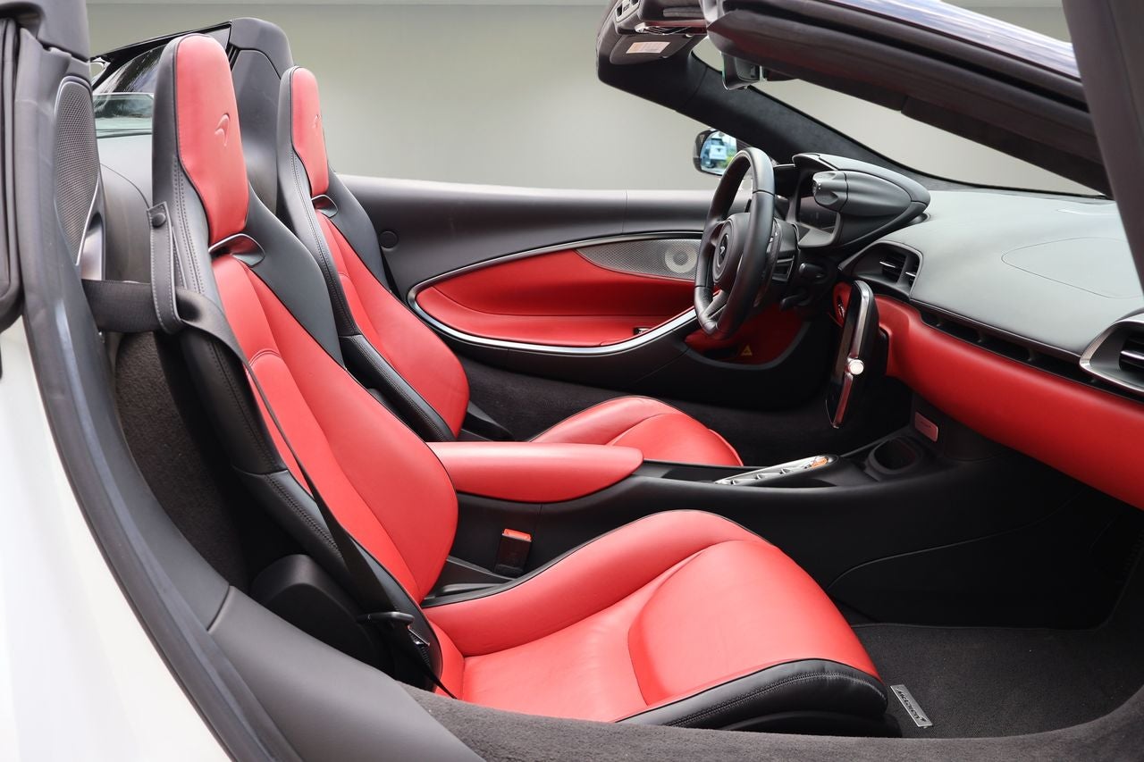 2025 McLaren Artura Base