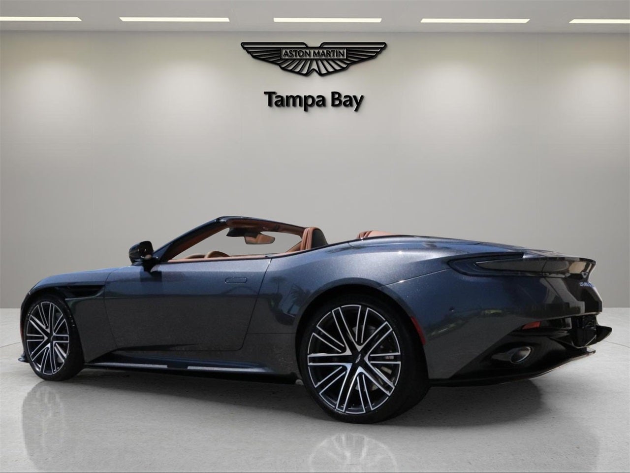 2025 Aston Martin DB12 Volante