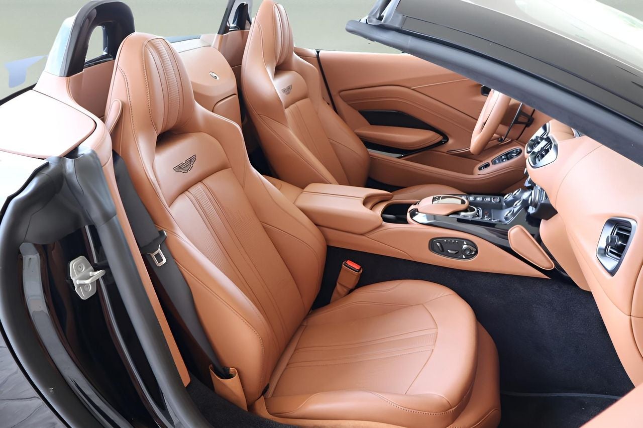 2023 Aston Martin Vantage Base