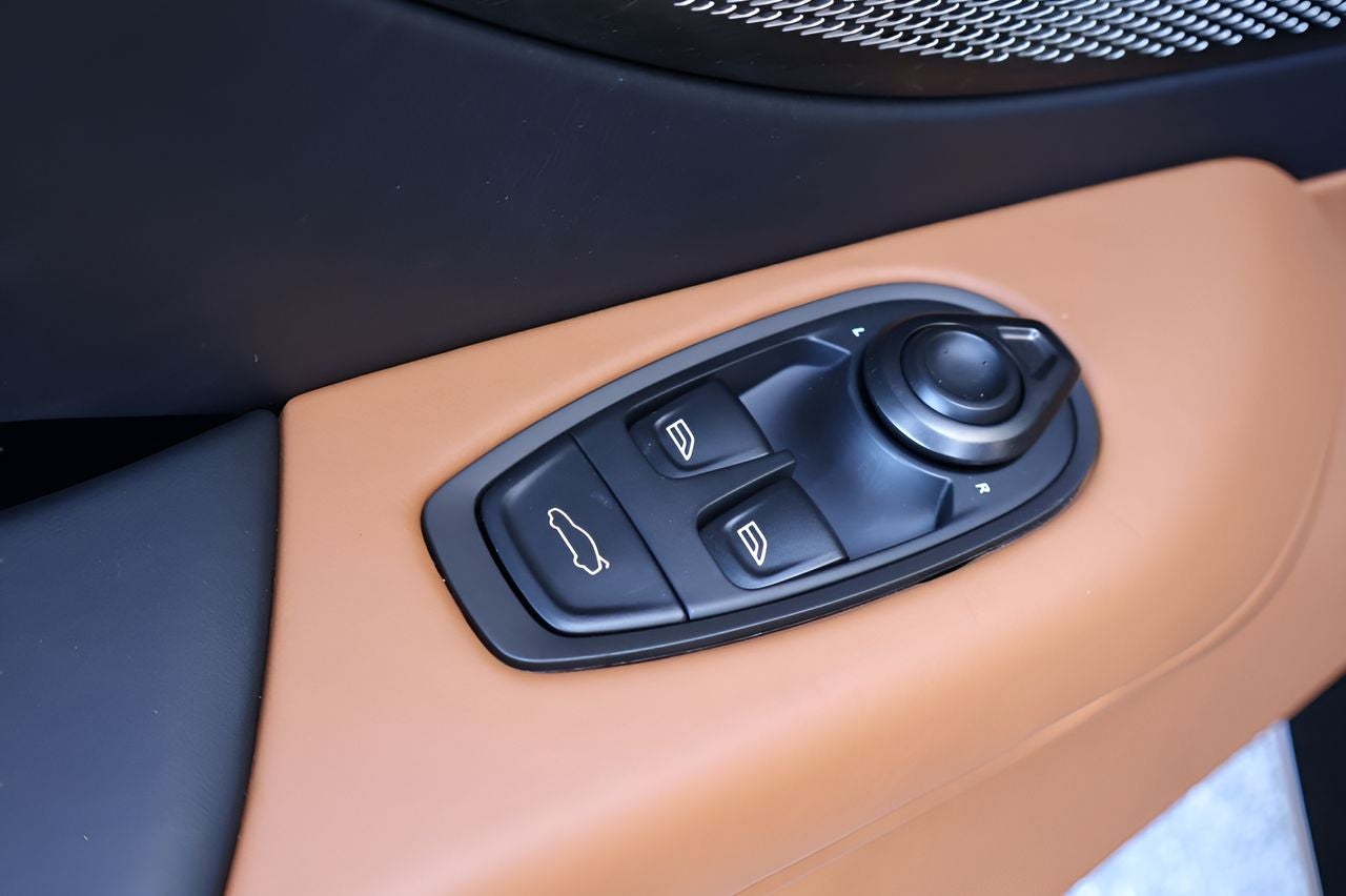 2025 Aston Martin Vantage Coupe