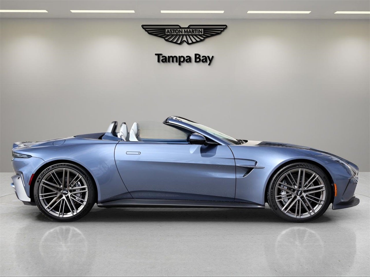 2026 Aston Martin Vantage Roadster