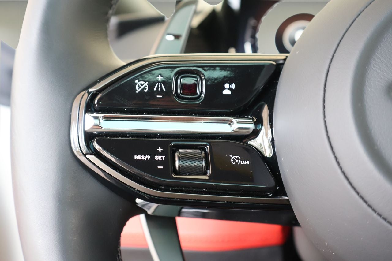 2025 Aston Martin Vanquish V12