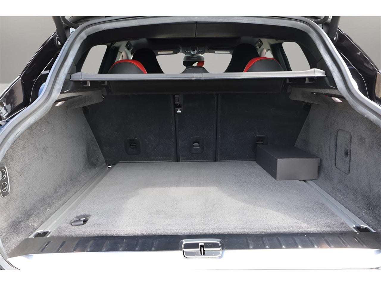 2024 Aston Martin DBX 707