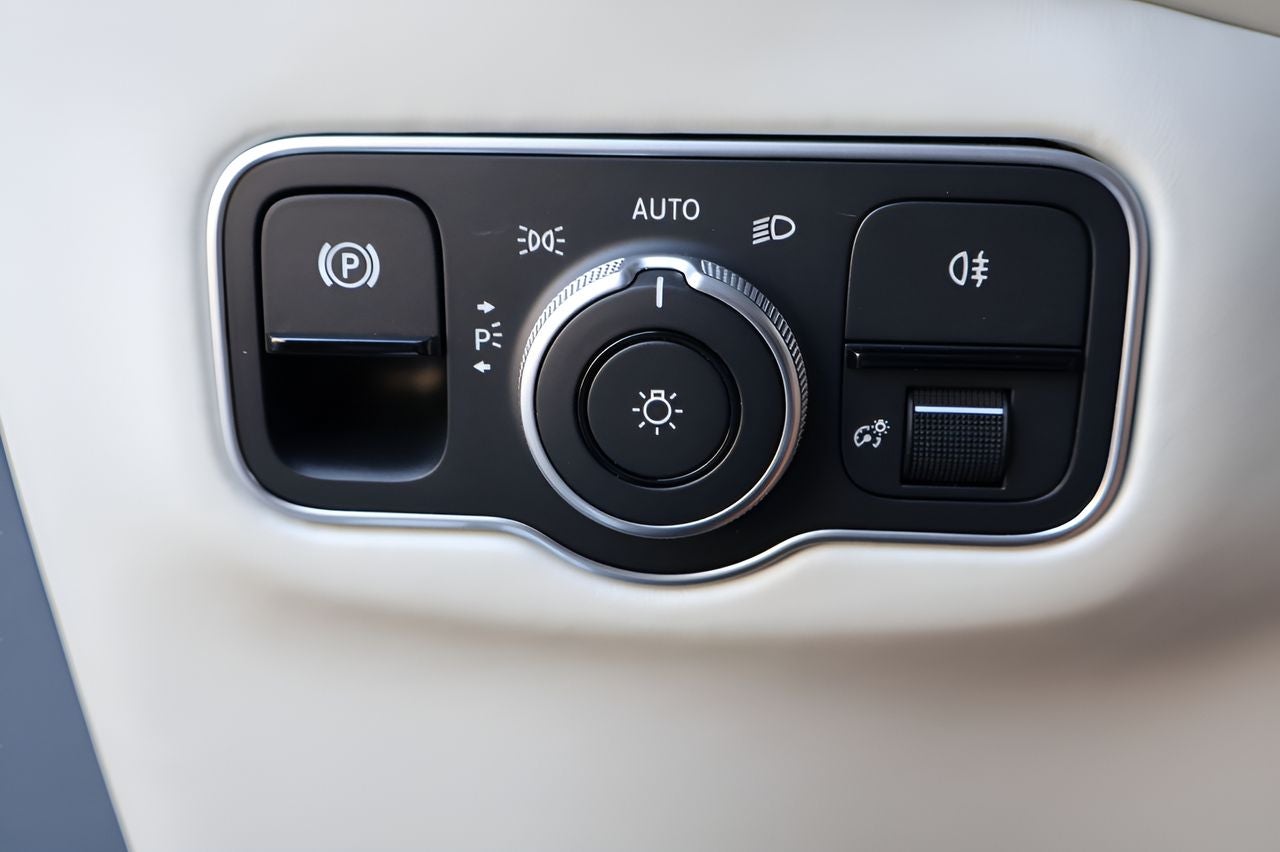 2025 Aston Martin DBX 707