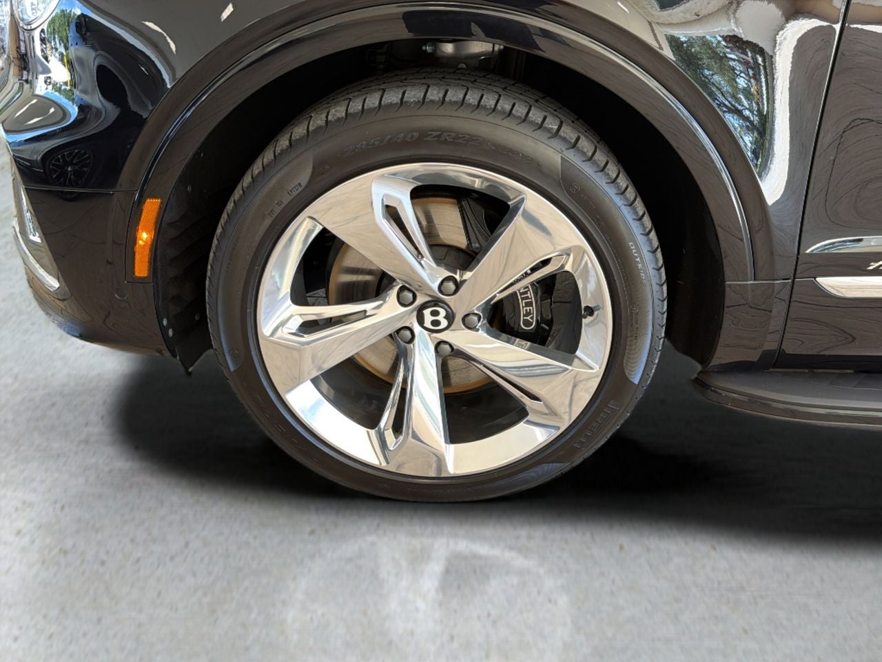 2025 Bentley Bentayga V8