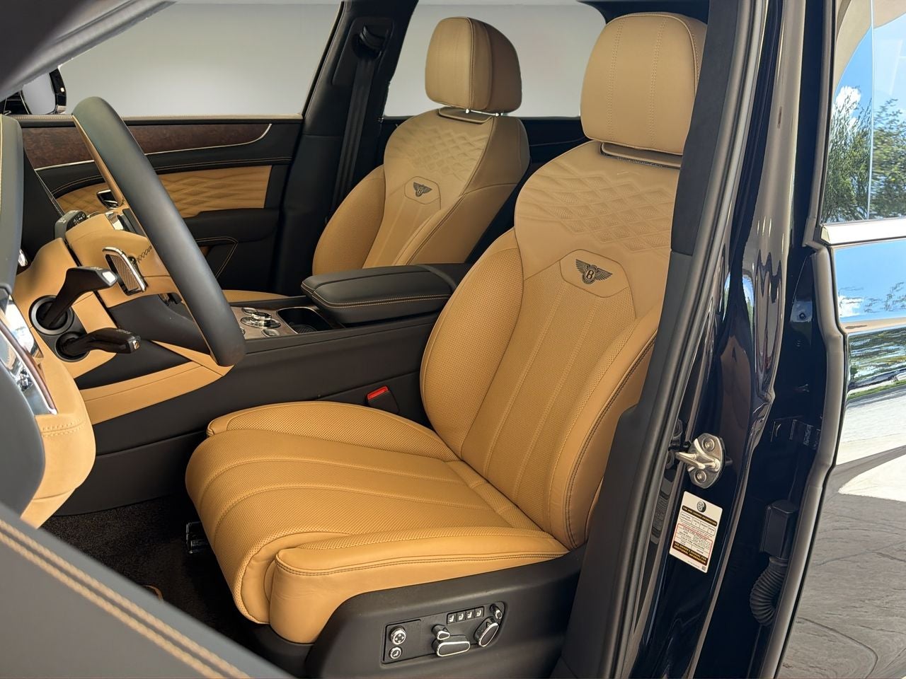 2025 Bentley Bentayga V8