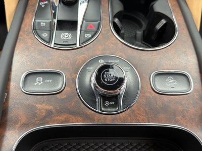 2025 Bentley Bentayga V8