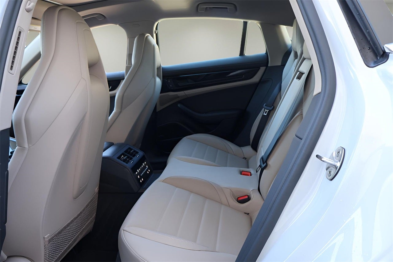 2025 Porsche Panamera Base