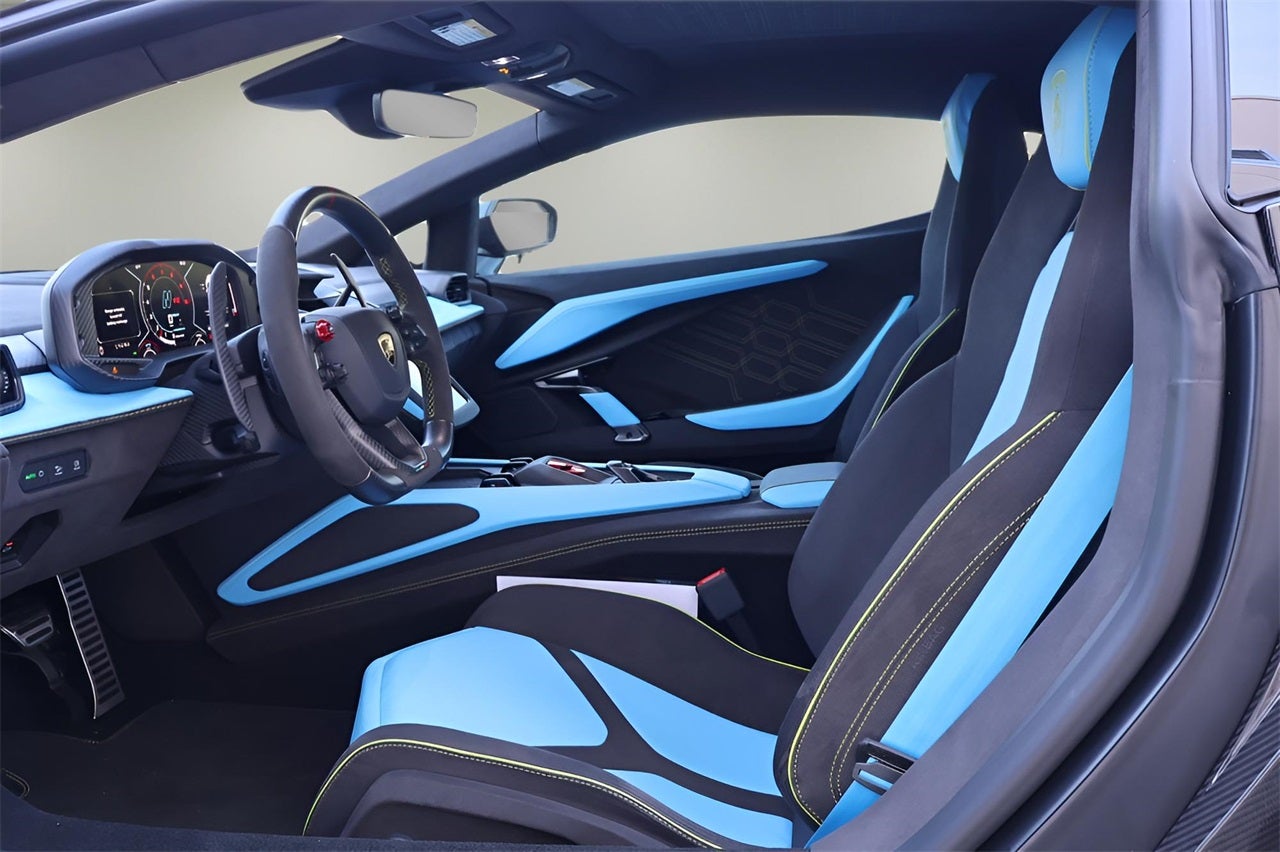 2025 Lamborghini Revuelto Coupe