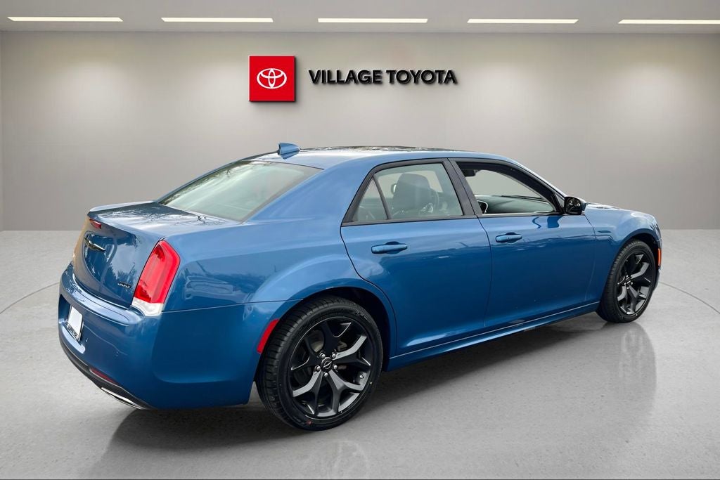 2023 Chrysler 300 Touring