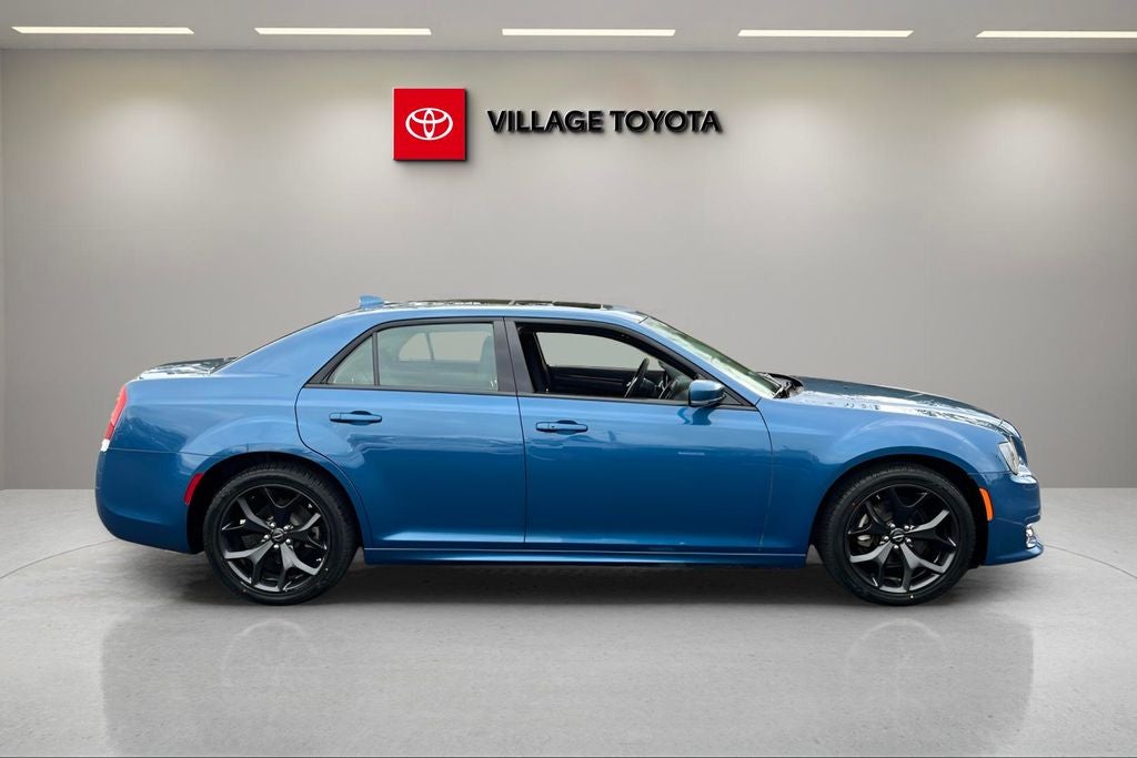 2023 Chrysler 300 Touring