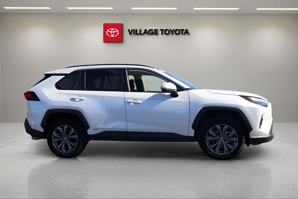 2022 Toyota RAV4 Hybrid XLE Premium