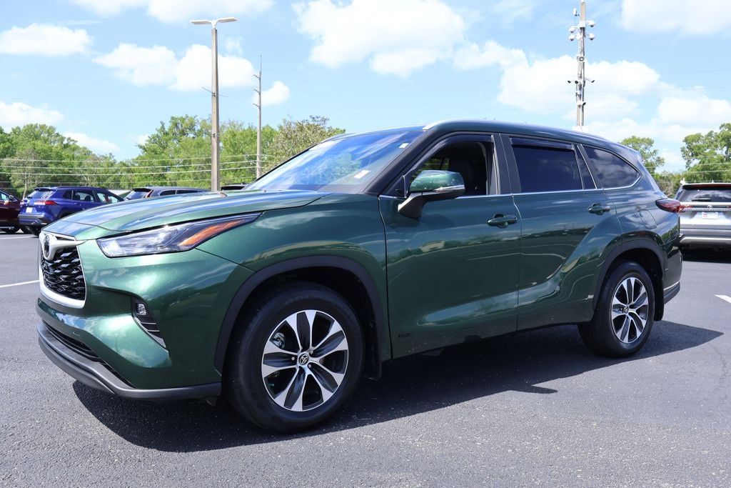 2025 Toyota Highlander Hybrid XLE