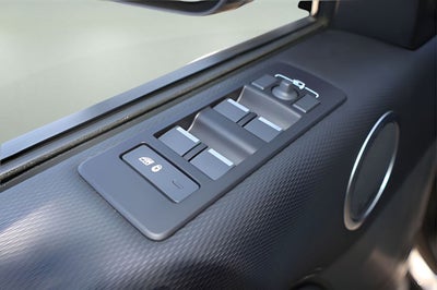 2025 Land Rover Discovery Dynamic SE
