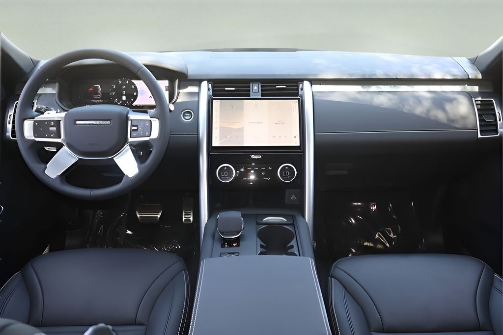 2025 Land Rover Discovery Dynamic SE