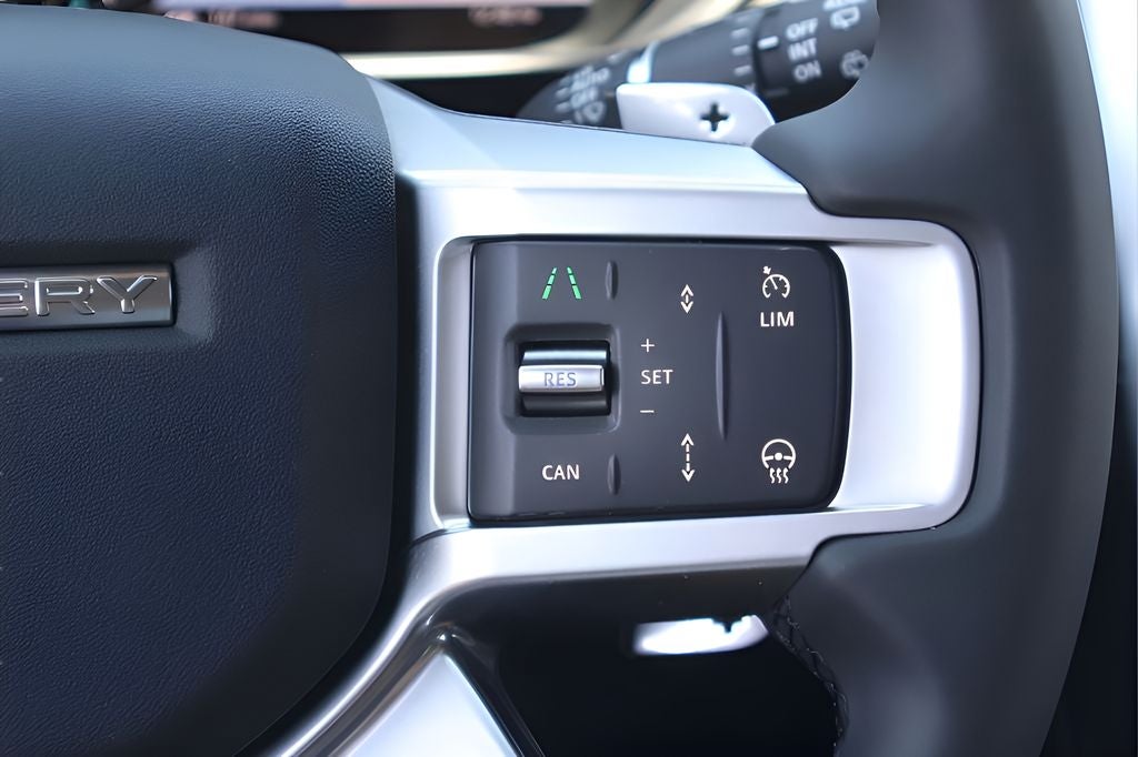2025 Land Rover Discovery Dynamic SE