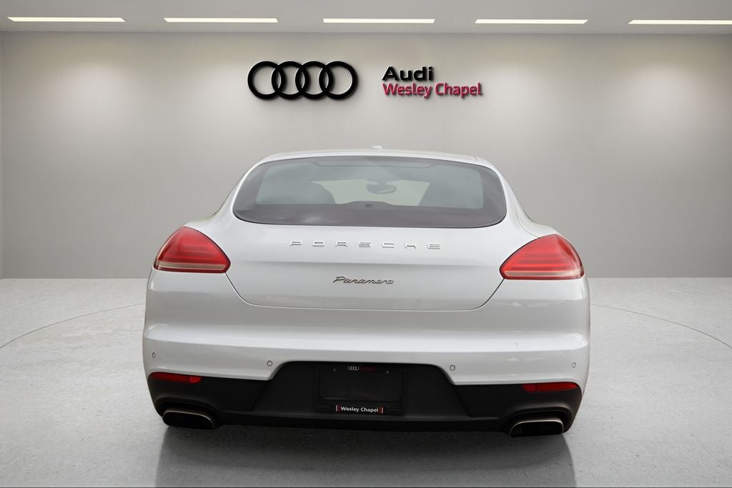 2016 Porsche Panamera 2