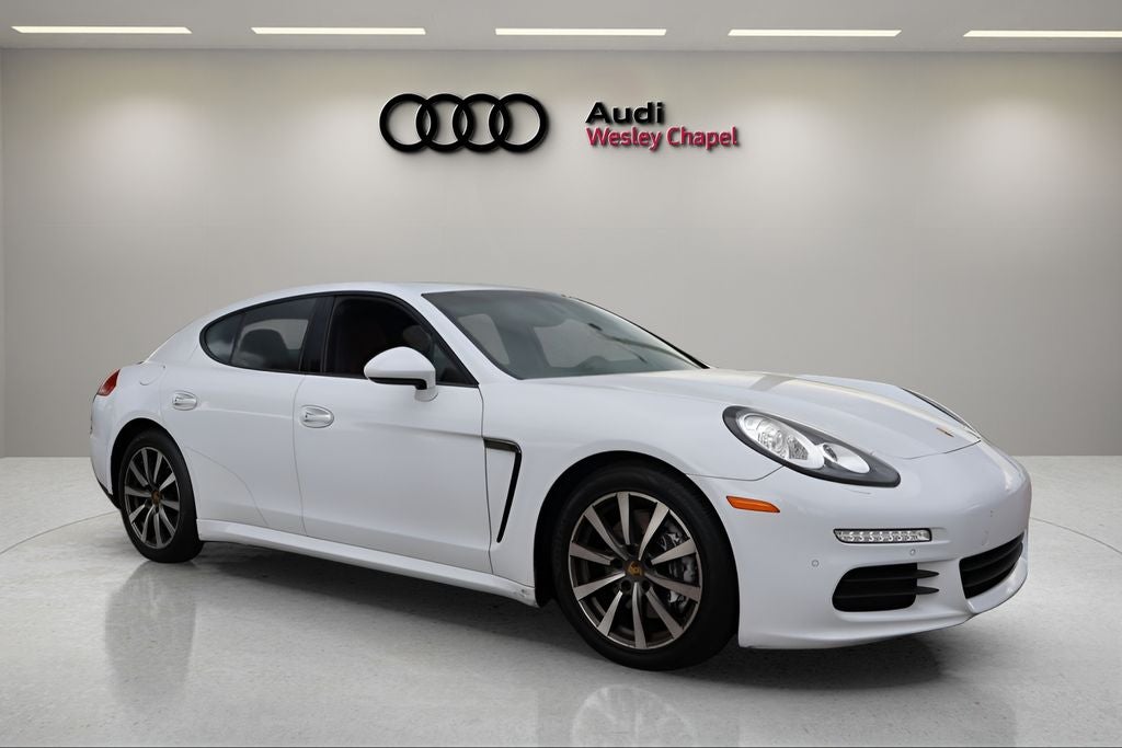 2016 Porsche Panamera 2