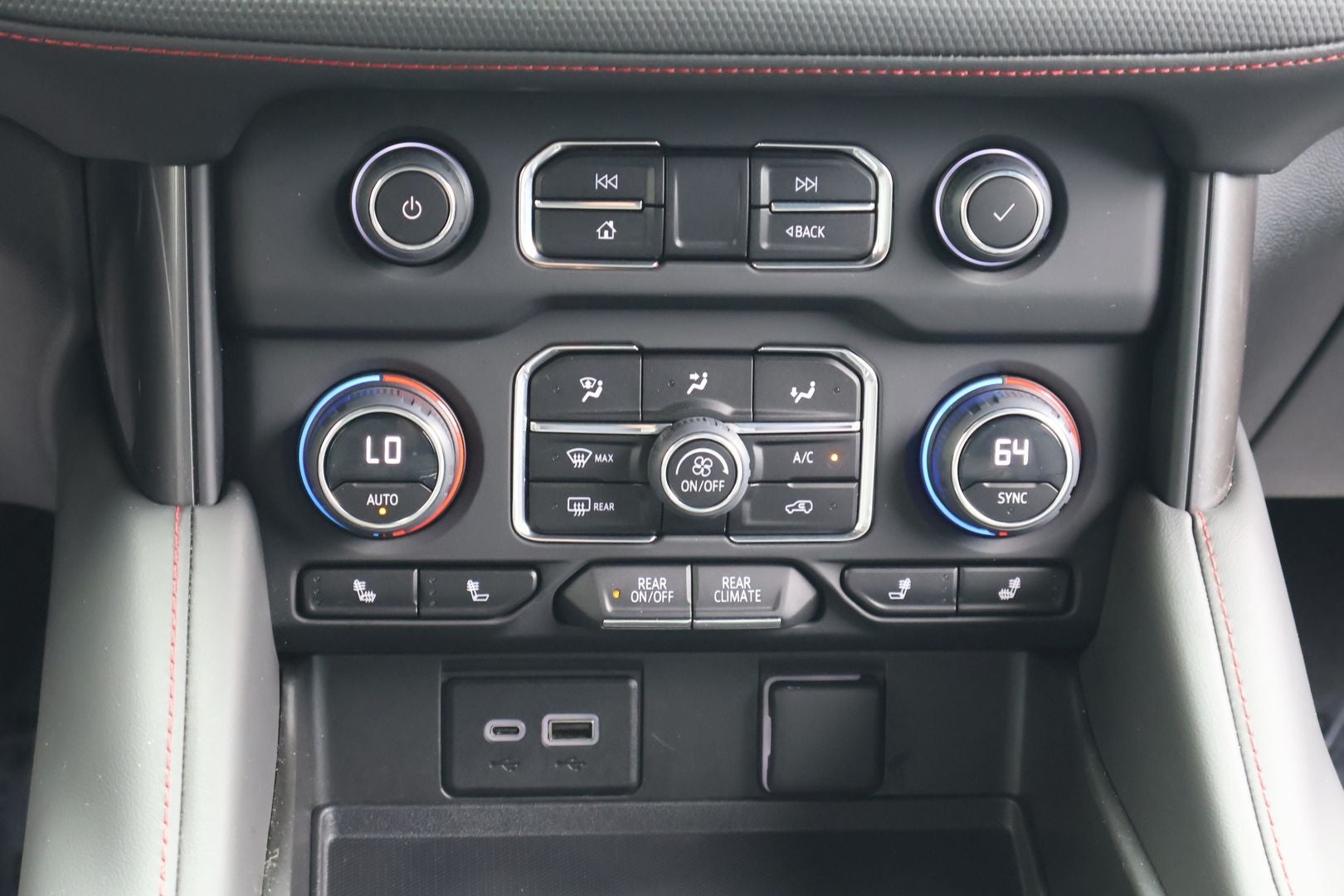2023 Chevrolet Suburban RST
