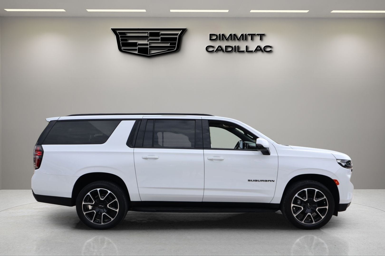 2023 Chevrolet Suburban RST