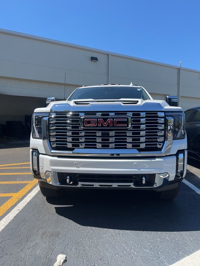 2025 GMC Sierra 2500HD Denali