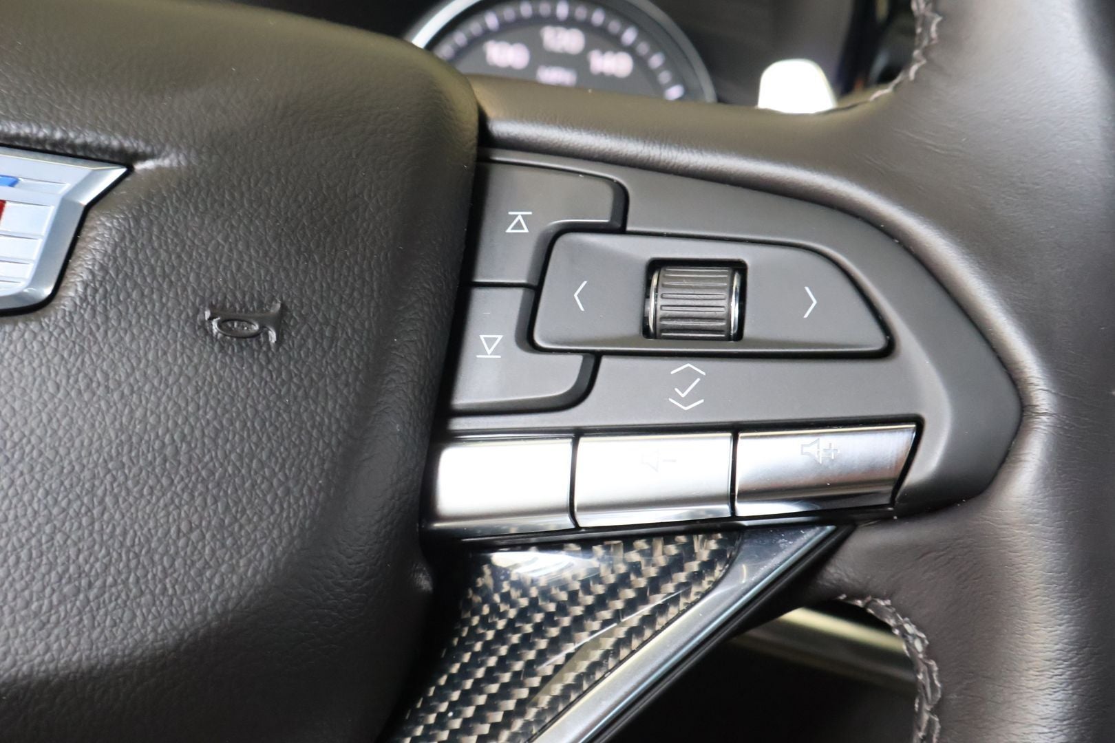 2022 Cadillac XT6 Sport