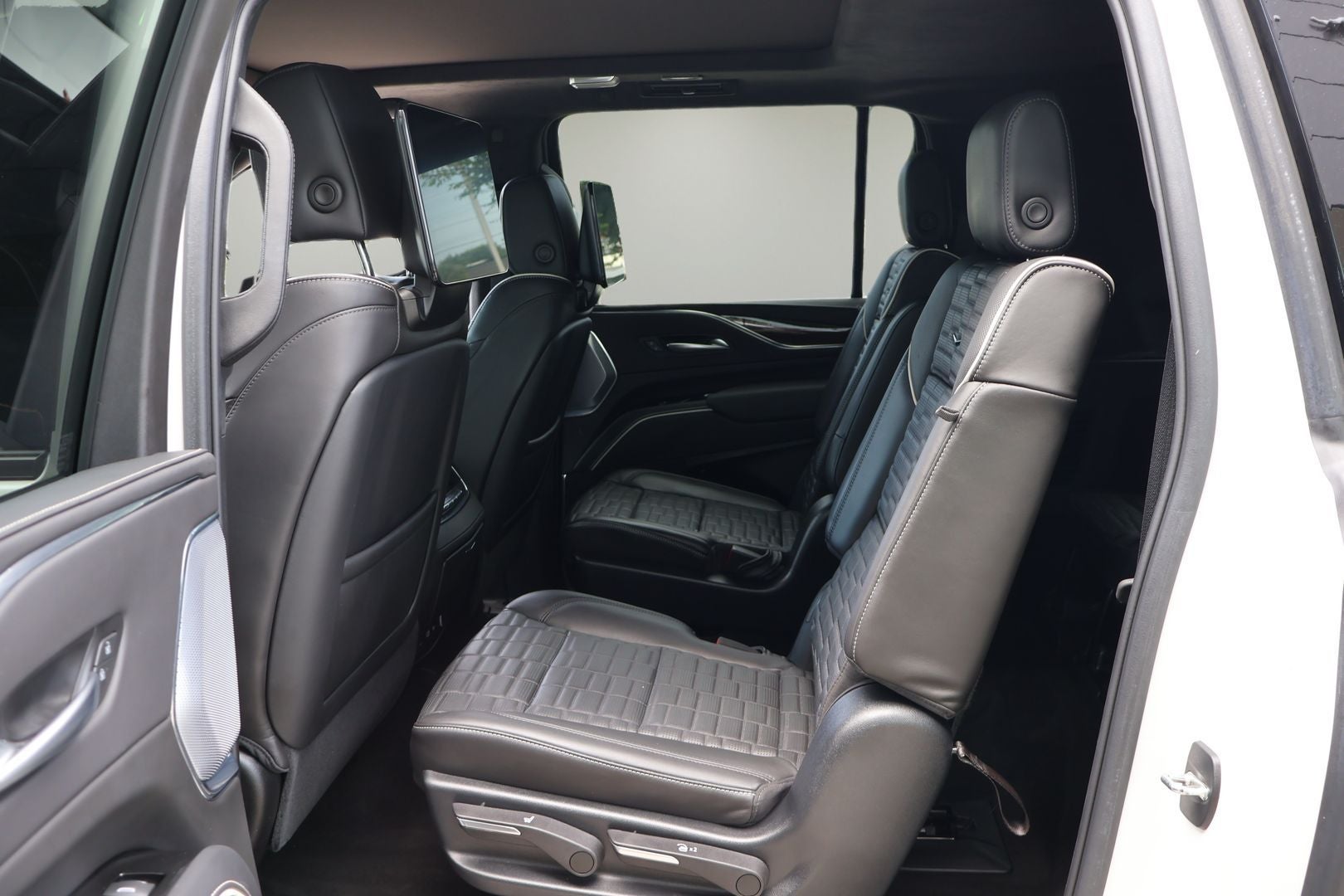2023 Cadillac Escalade ESV Sport Platinum