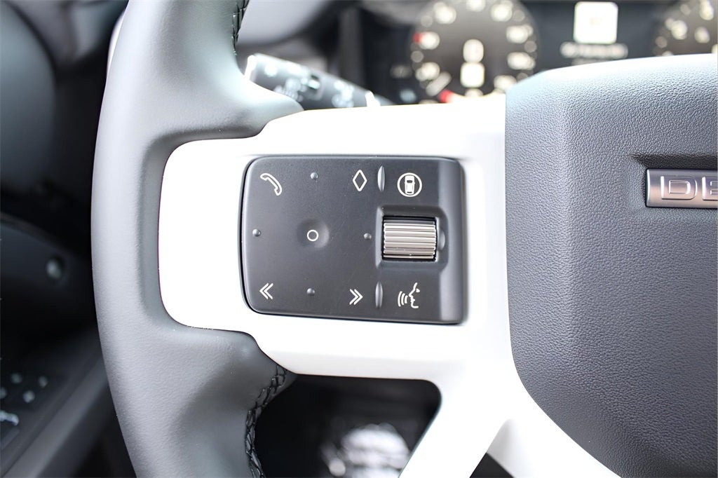 2025 Land Rover Defender 110 S