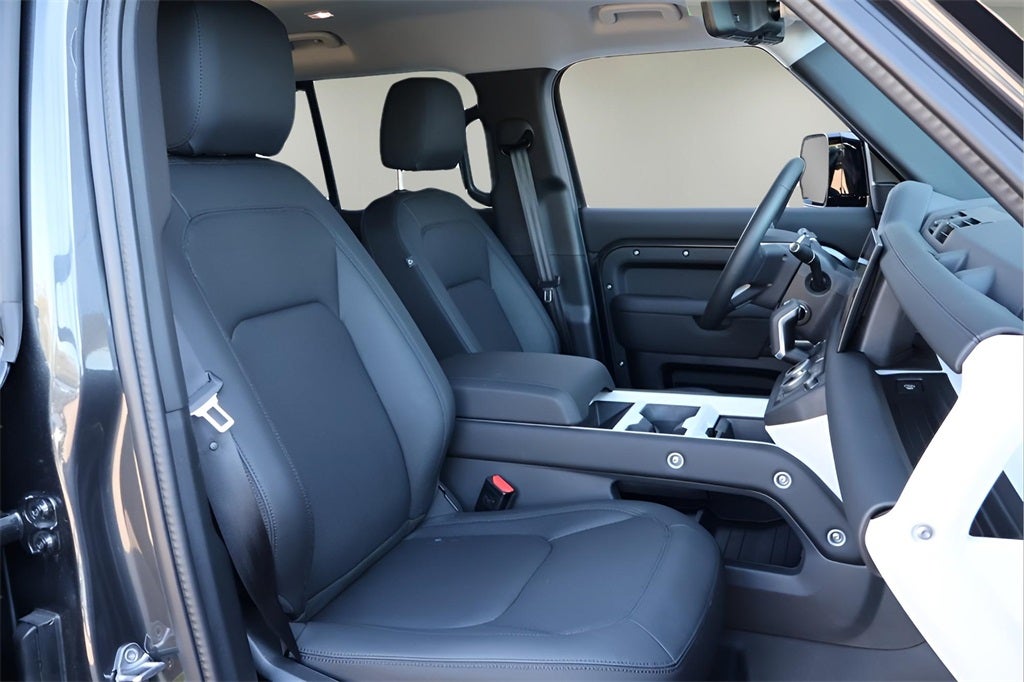 2025 Land Rover Defender 110 S