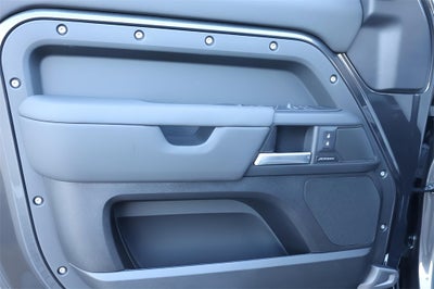 2025 Land Rover Defender 110 S