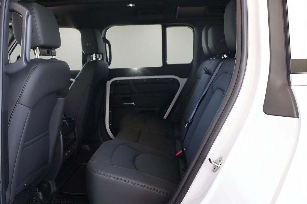 2025 Land Rover Defender 110 S