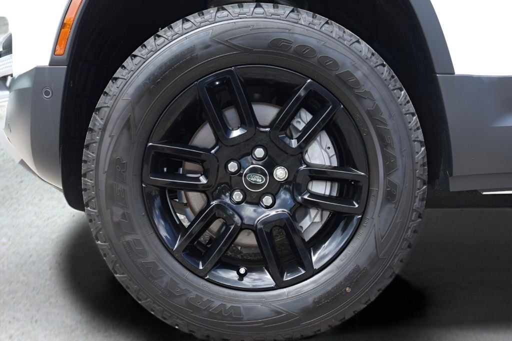 2025 Land Rover Defender 130 S