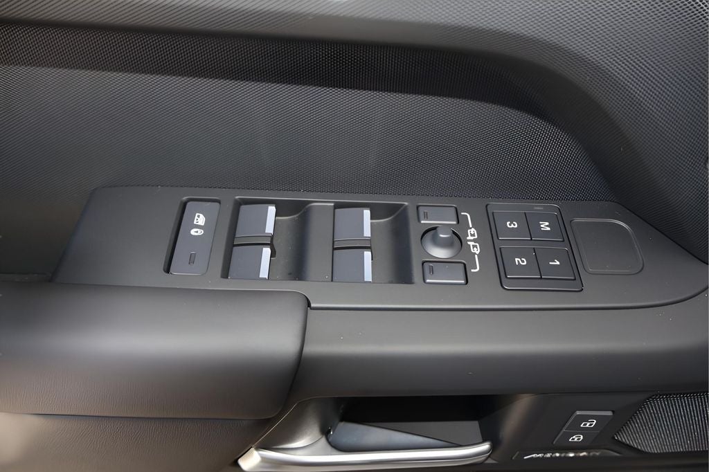 2025 Land Rover Defender 130 S