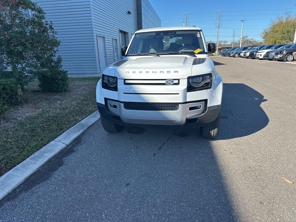 2020 Land Rover Defender 110 SE