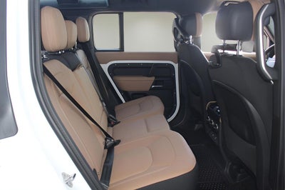 2025 Land Rover Defender 110 V8