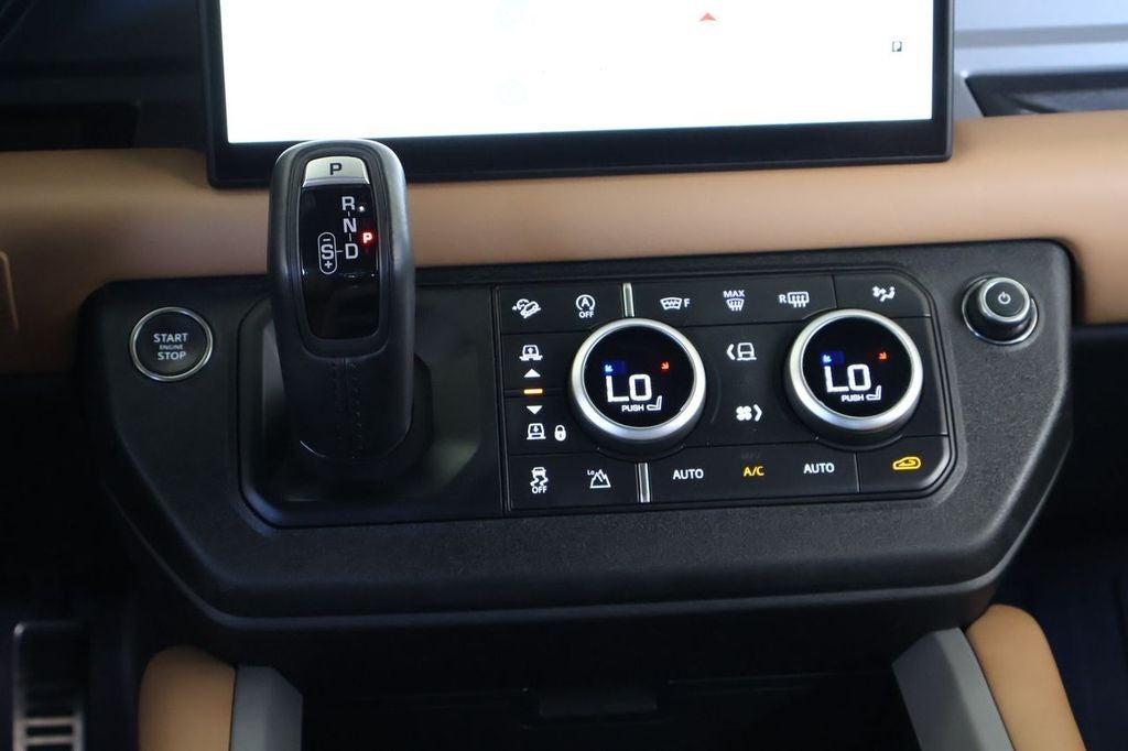 2025 Land Rover Defender 130 V8