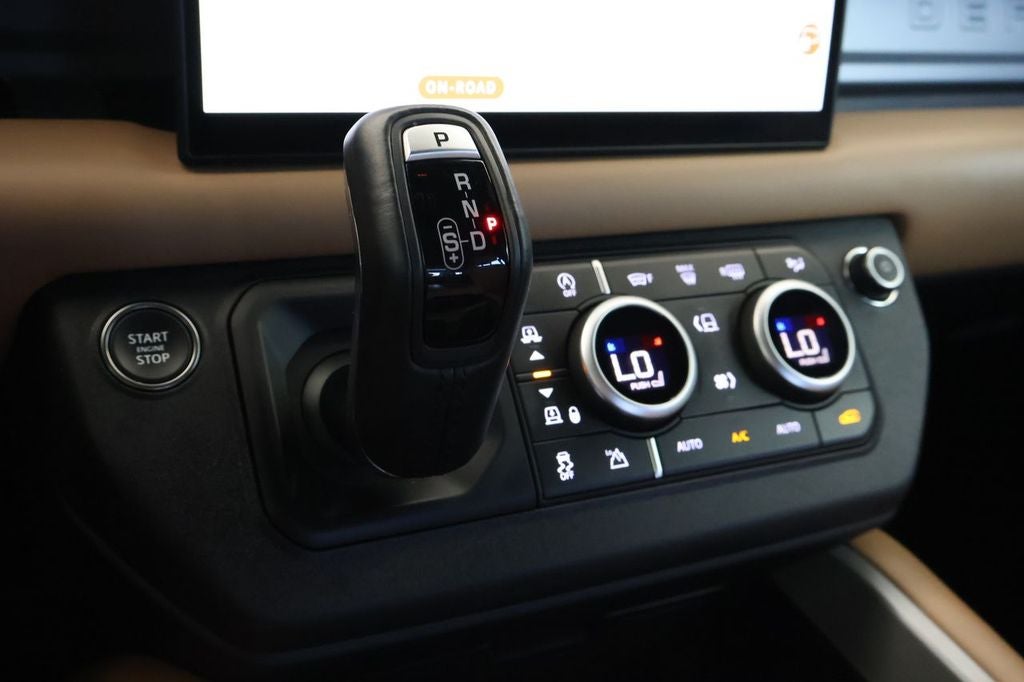 2025 Land Rover Defender 130 V8