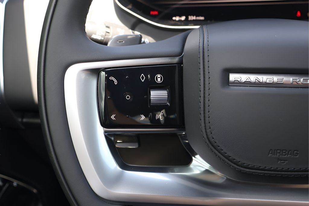 2025 Land Rover Range Rover Plug-In Hybrid SE