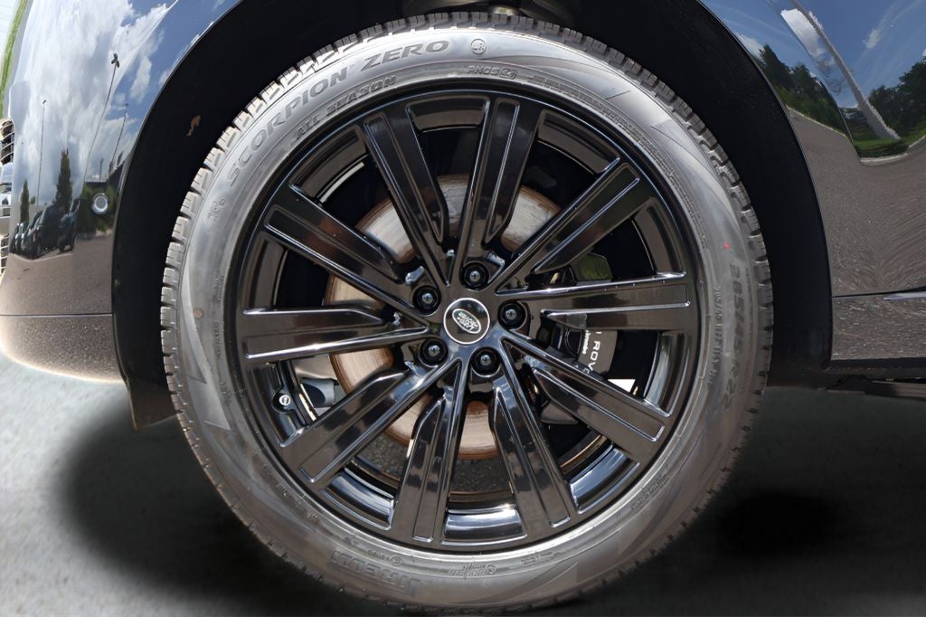 2025 Land Rover Range Rover Plug-In Hybrid SE