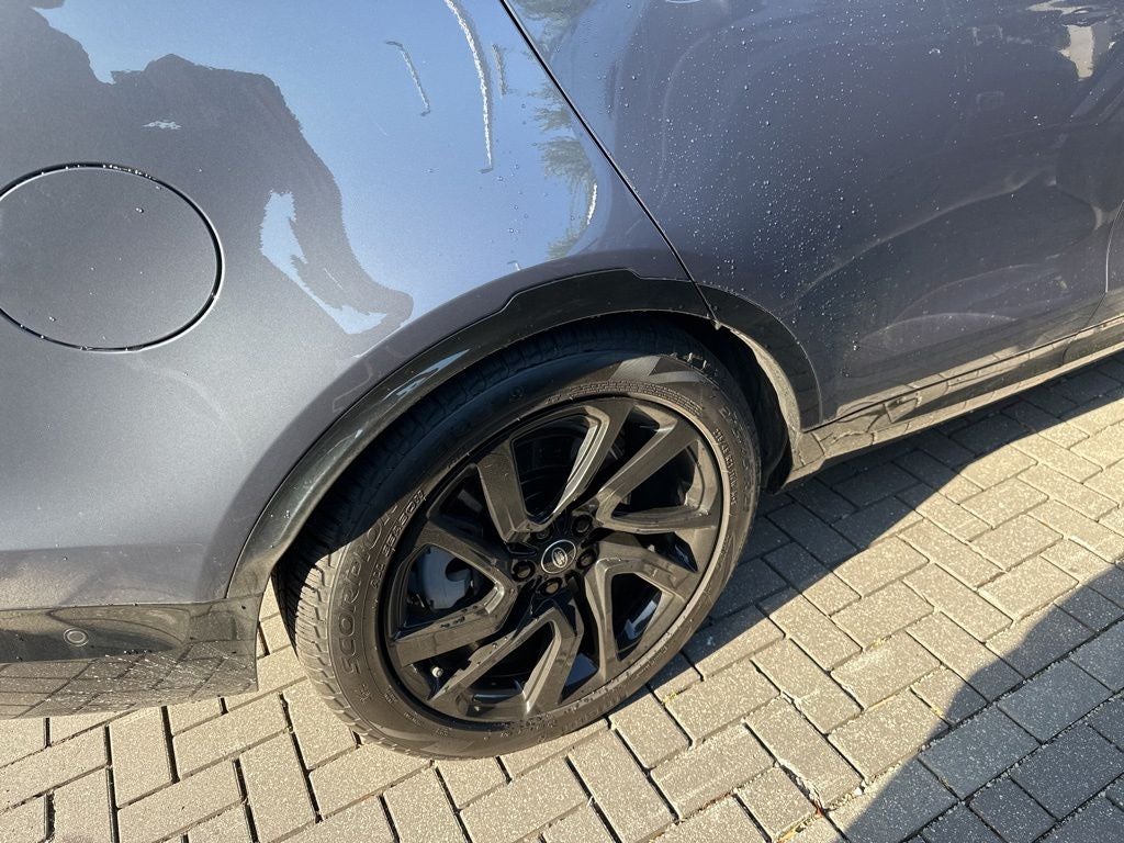 2025 Land Rover Discovery Dynamic SE