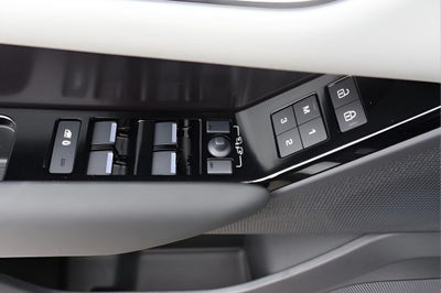 2026 Land Rover Range Rover Velar Dynamic SE