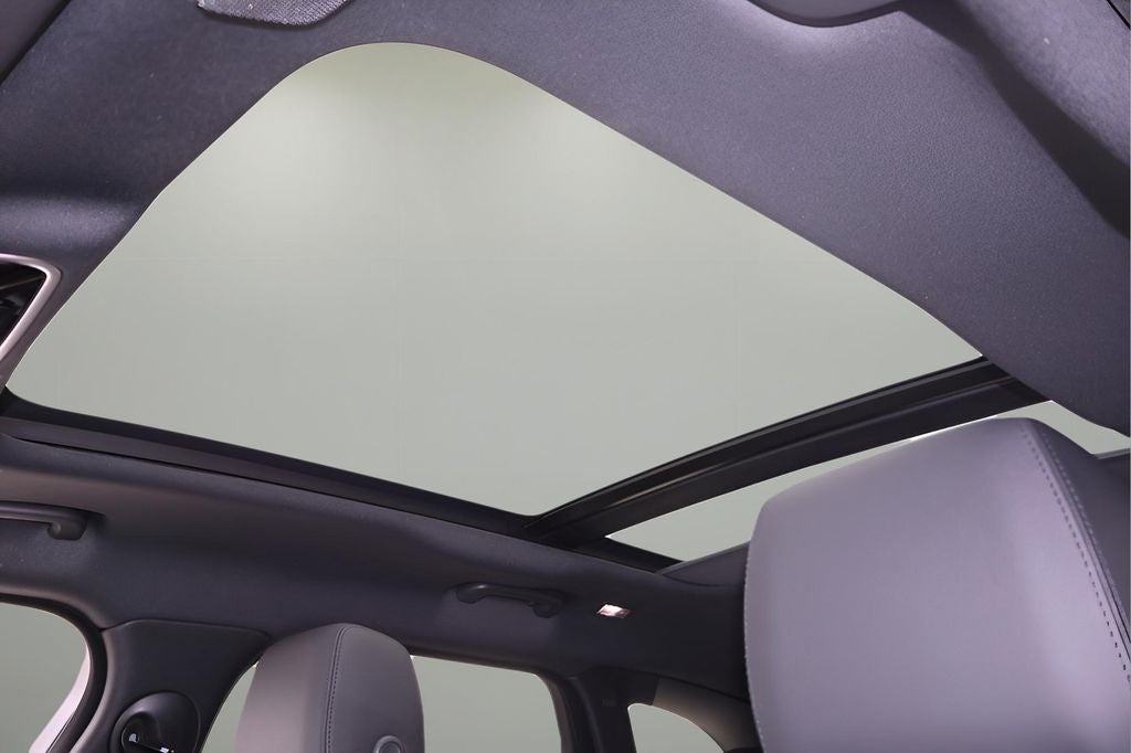 2026 Land Rover Range Rover Velar Dynamic SE