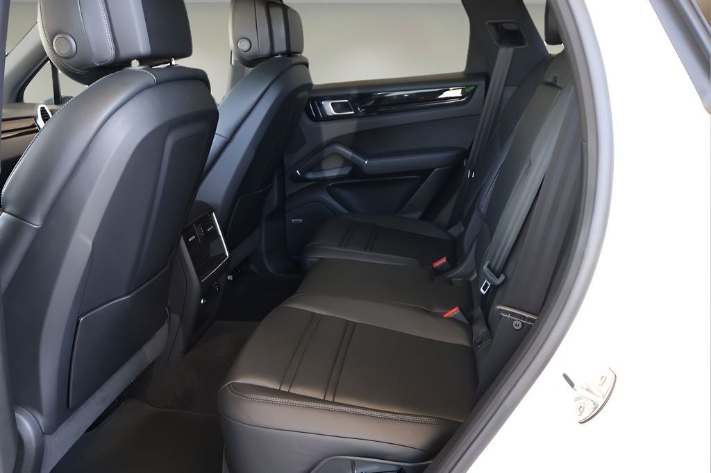 2021 Porsche Cayenne Base