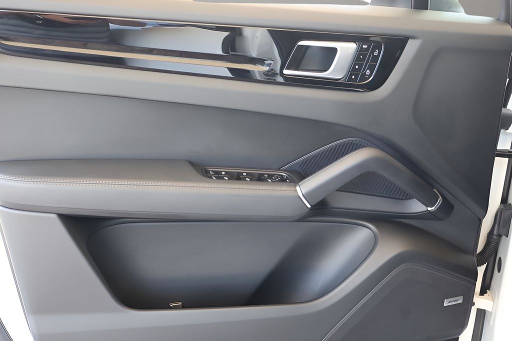 2021 Porsche Cayenne Base