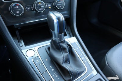 2018 Volkswagen e-Golf SEL Premium