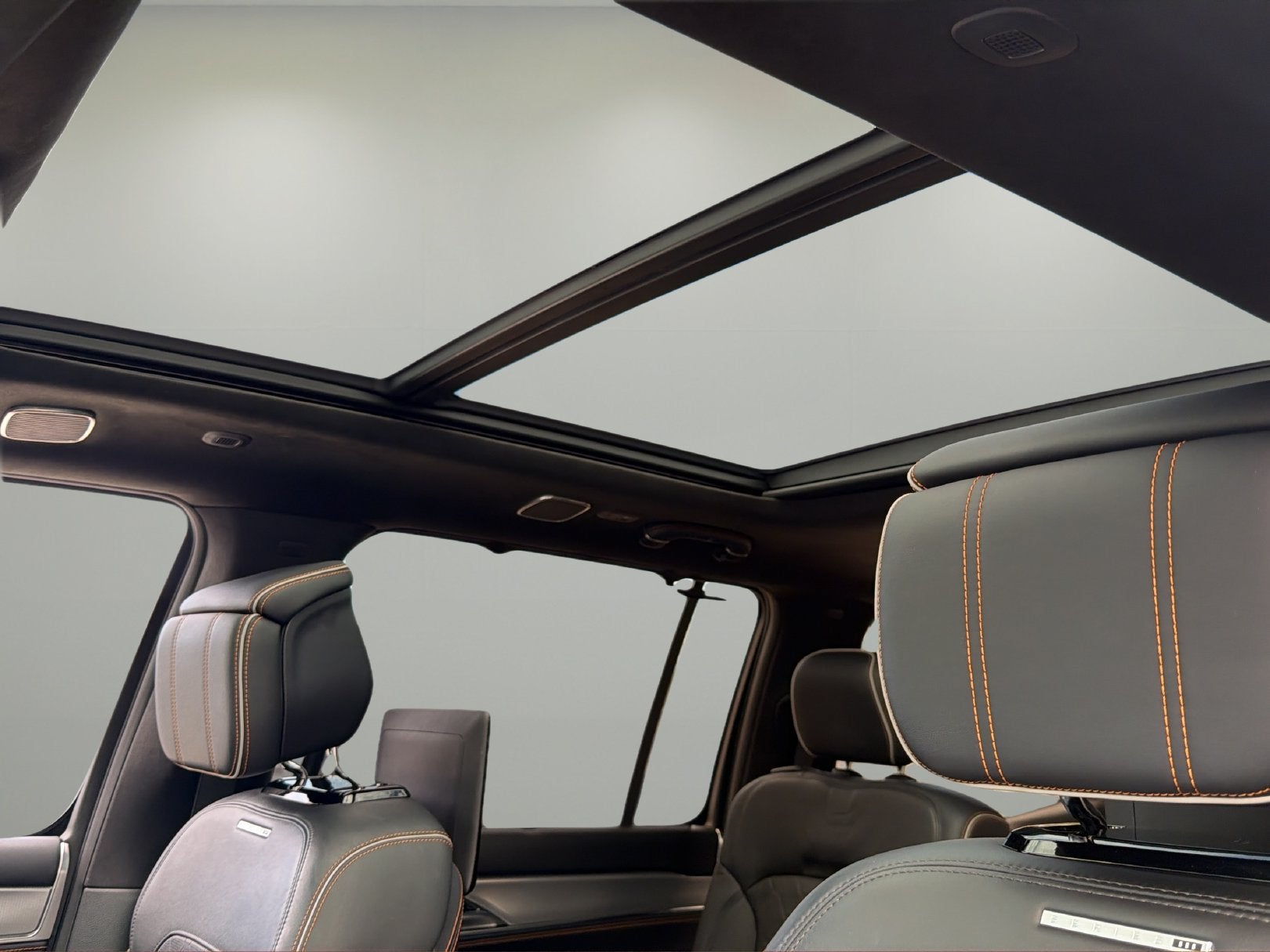 2022 Jeep Grand Wagoneer Series III