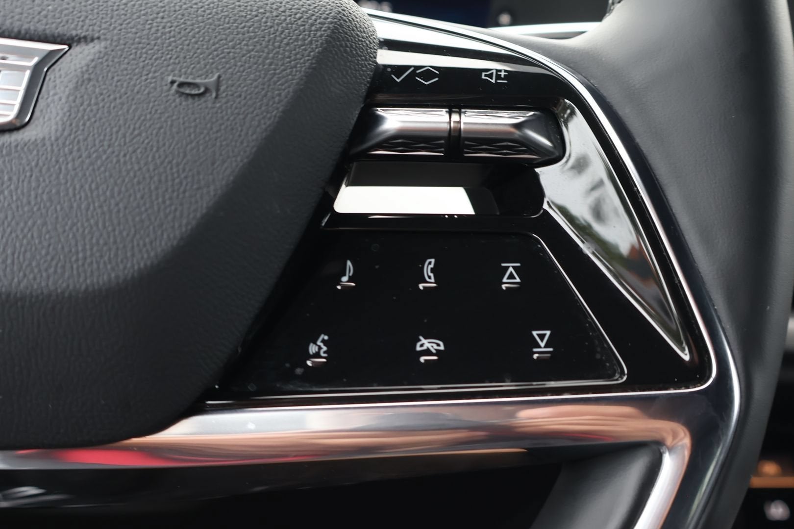 2026 Cadillac VISTIQ Luxury