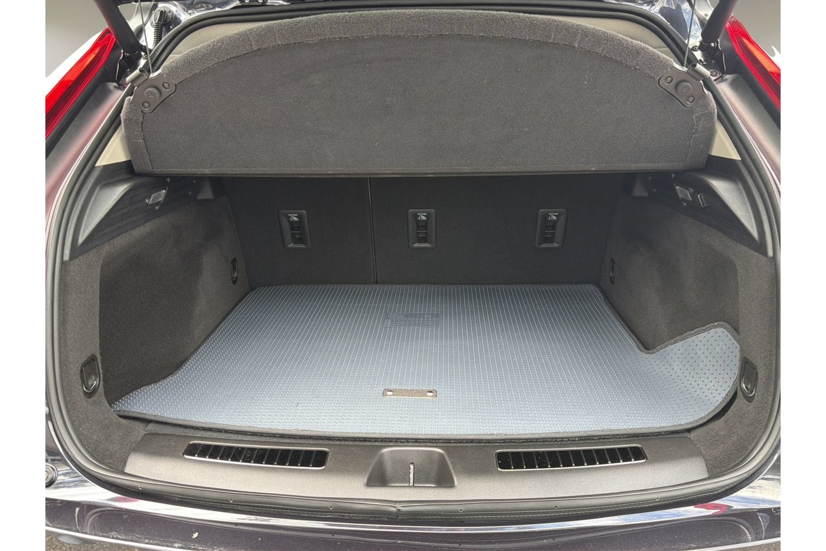 2023 Cadillac XT4 FWD Premium Luxury